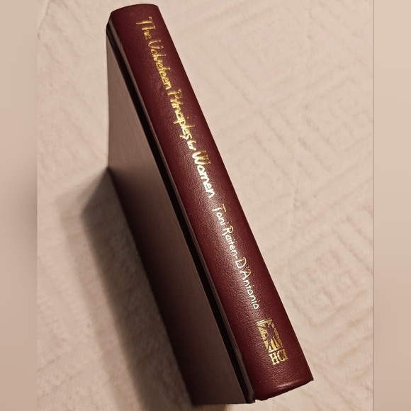 The Velveteen Principles for Women by Toni Raiten-D’Antonio Book EUC - Picture 5 of 12
